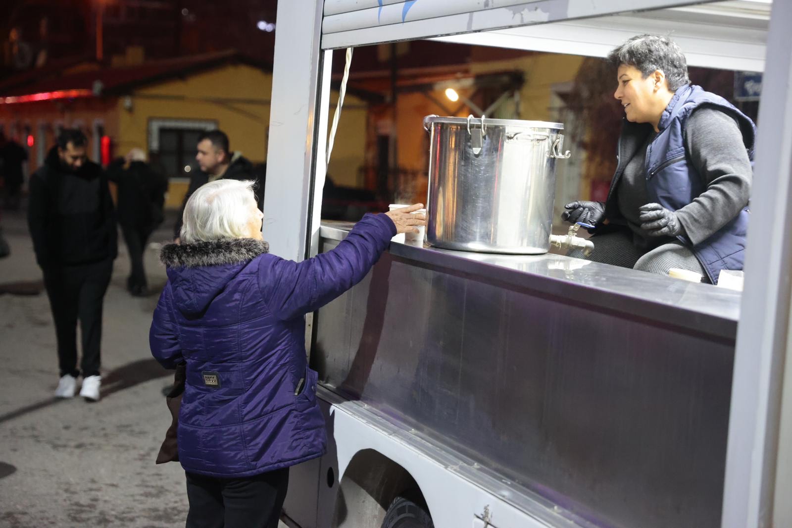 Konak Belediyesi’nden Sıcak Dokunuş